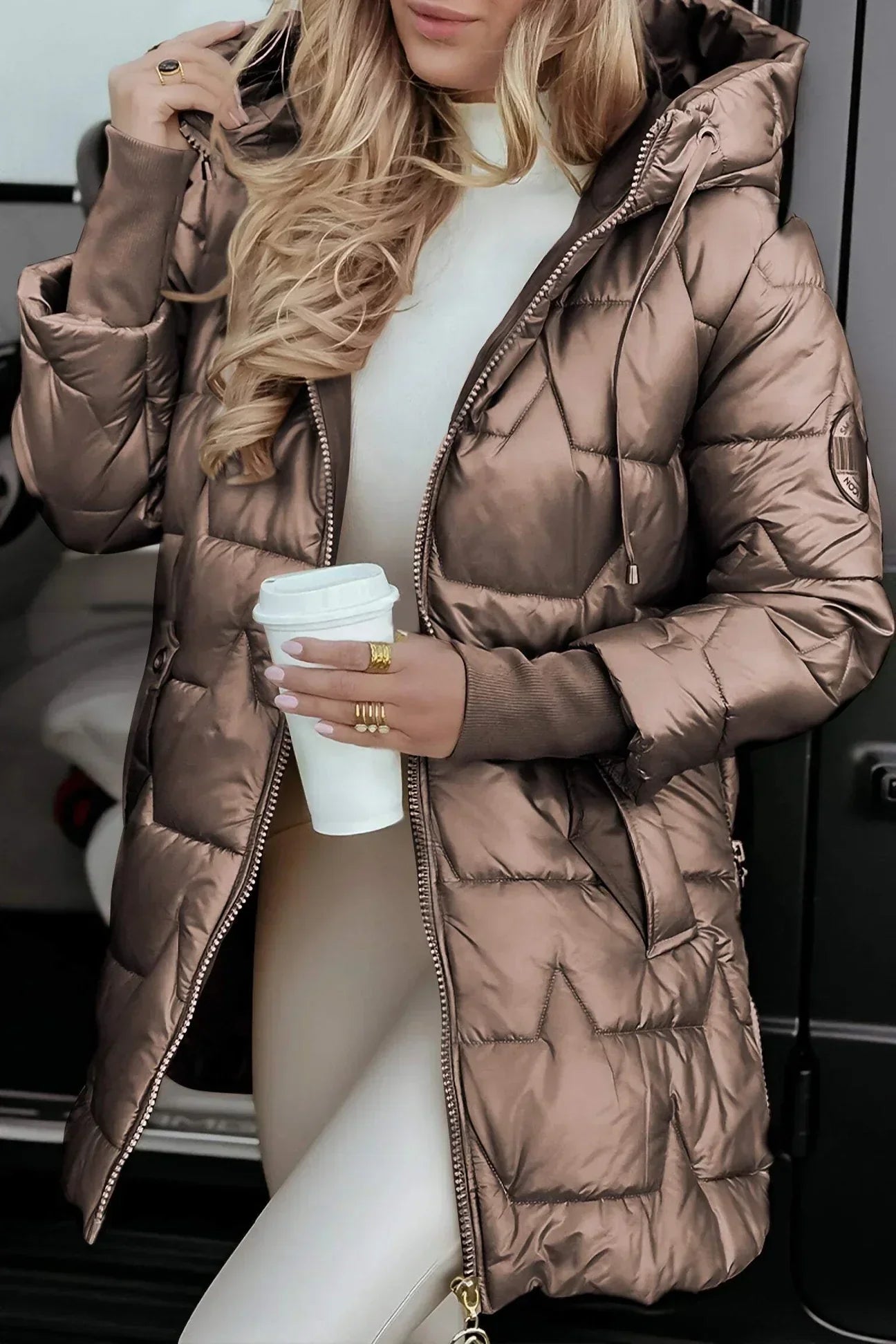 Marie | Eleganter Wintermantel mit Kapuze und Futter