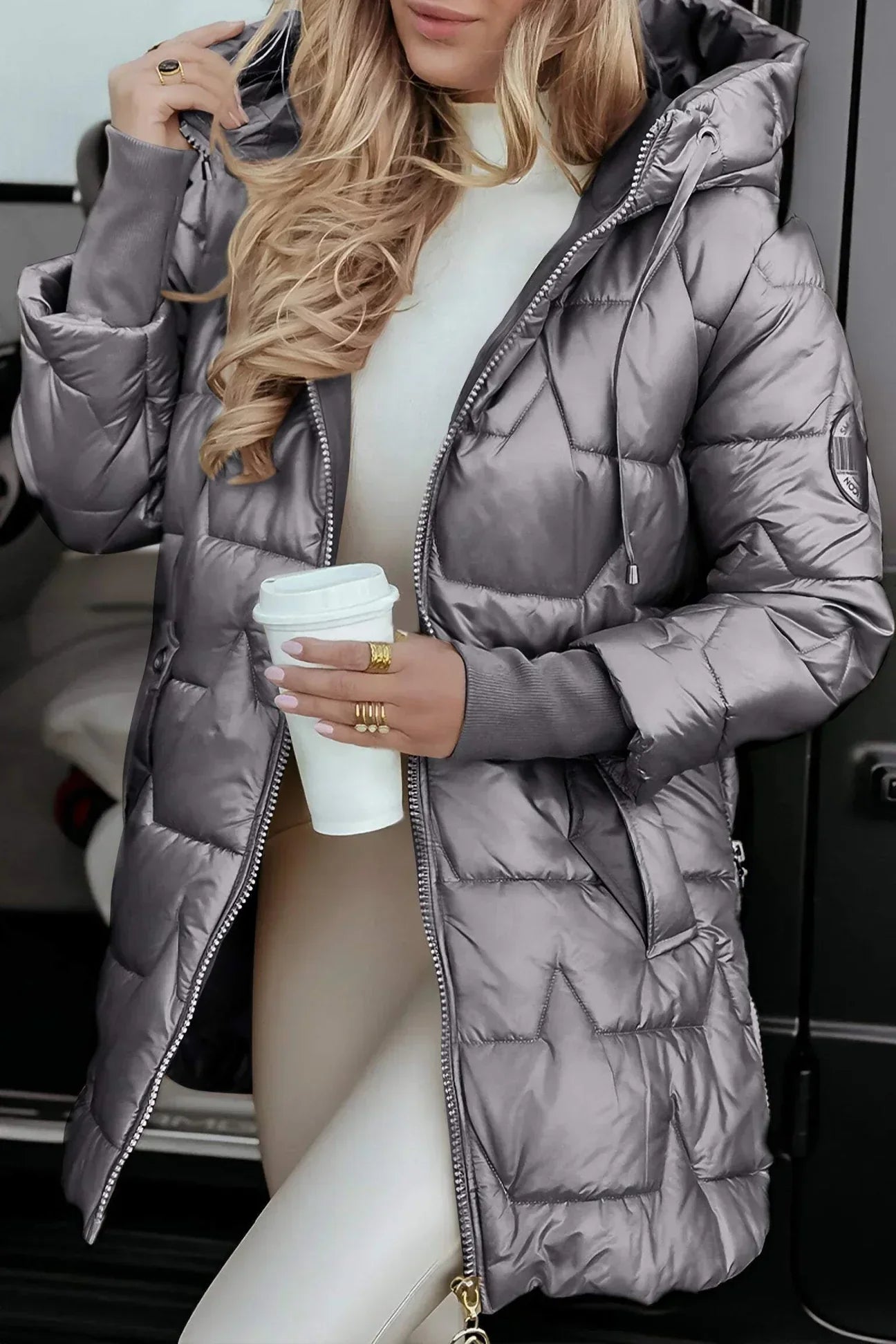 Marie | Eleganter Wintermantel mit Kapuze und Futter
